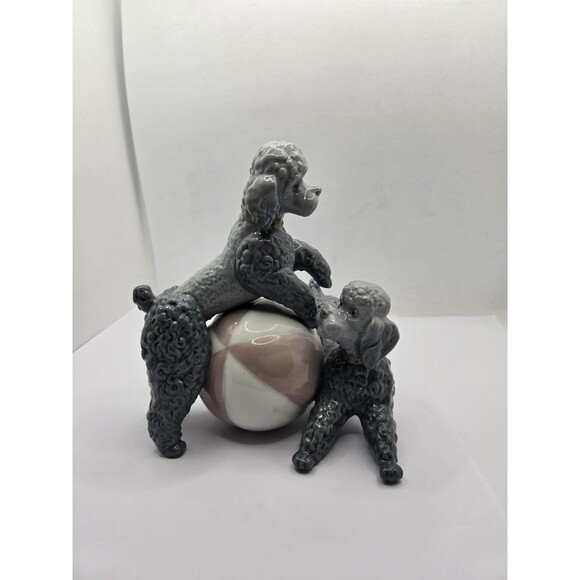 Retired #1258 LLADRO "Playful Dogs" Poodles w/ Ball Porcelain Figurine - Picture 1 of 13